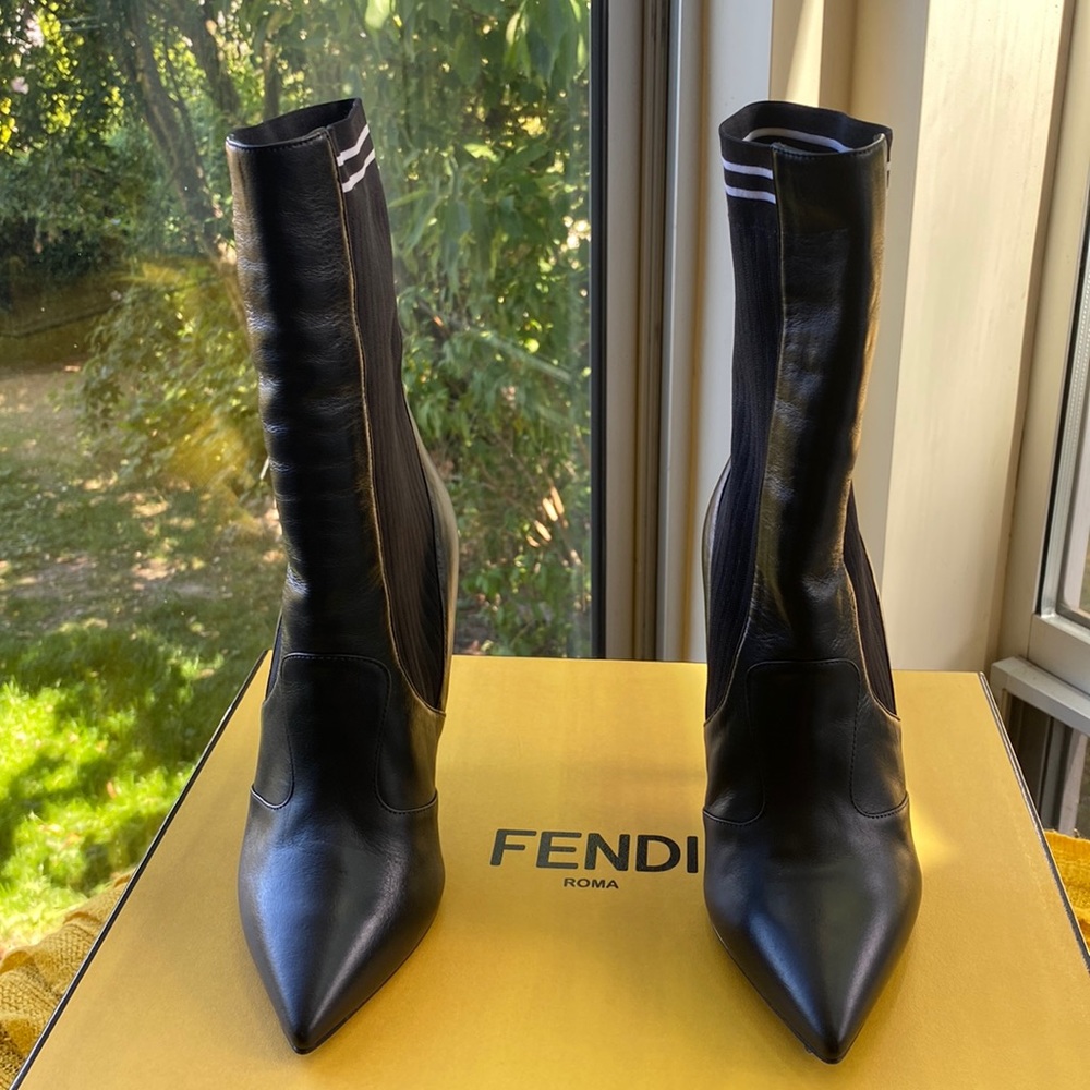 Black elegant Fendi boots size 8- 4 inch heel
